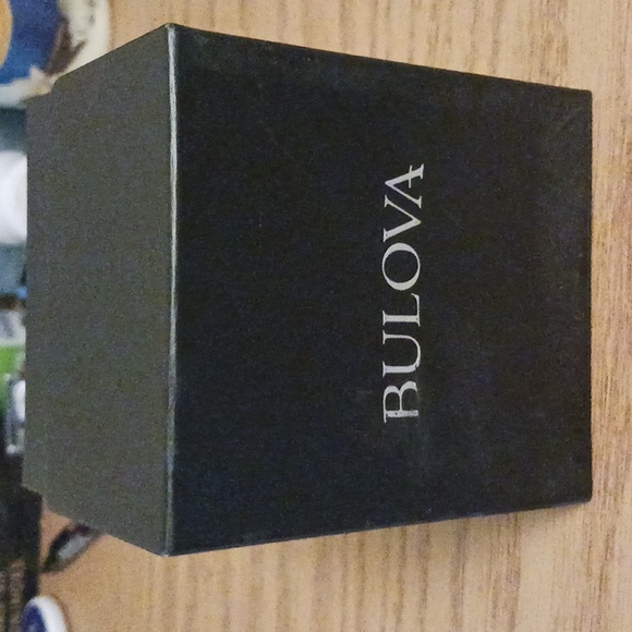 Bulova watch - Picture 3 of 3